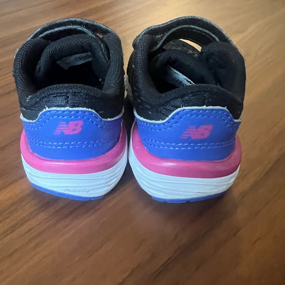 New Balance 680v6 Toddler size 5 - Picture 4 of 4